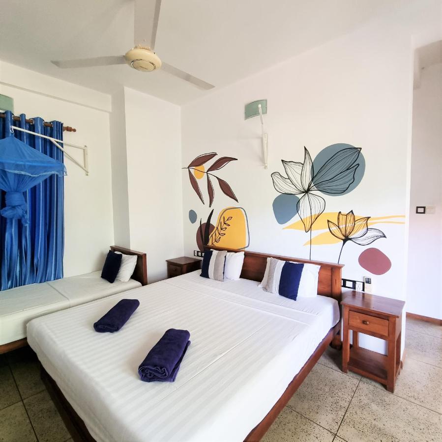 Blue Turtle Hotel Tissamaharama Exterior foto