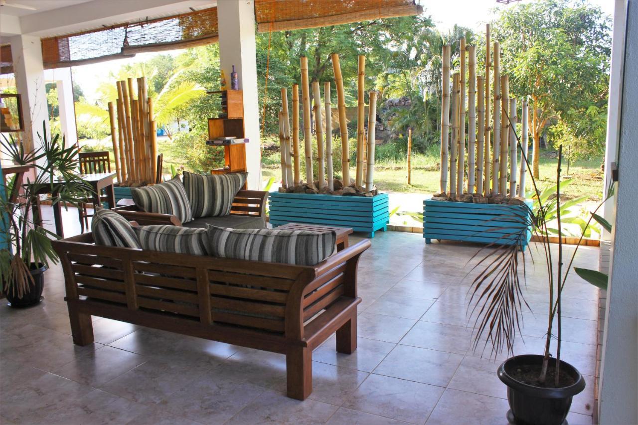 Blue Turtle Hotel Tissamaharama Exterior foto